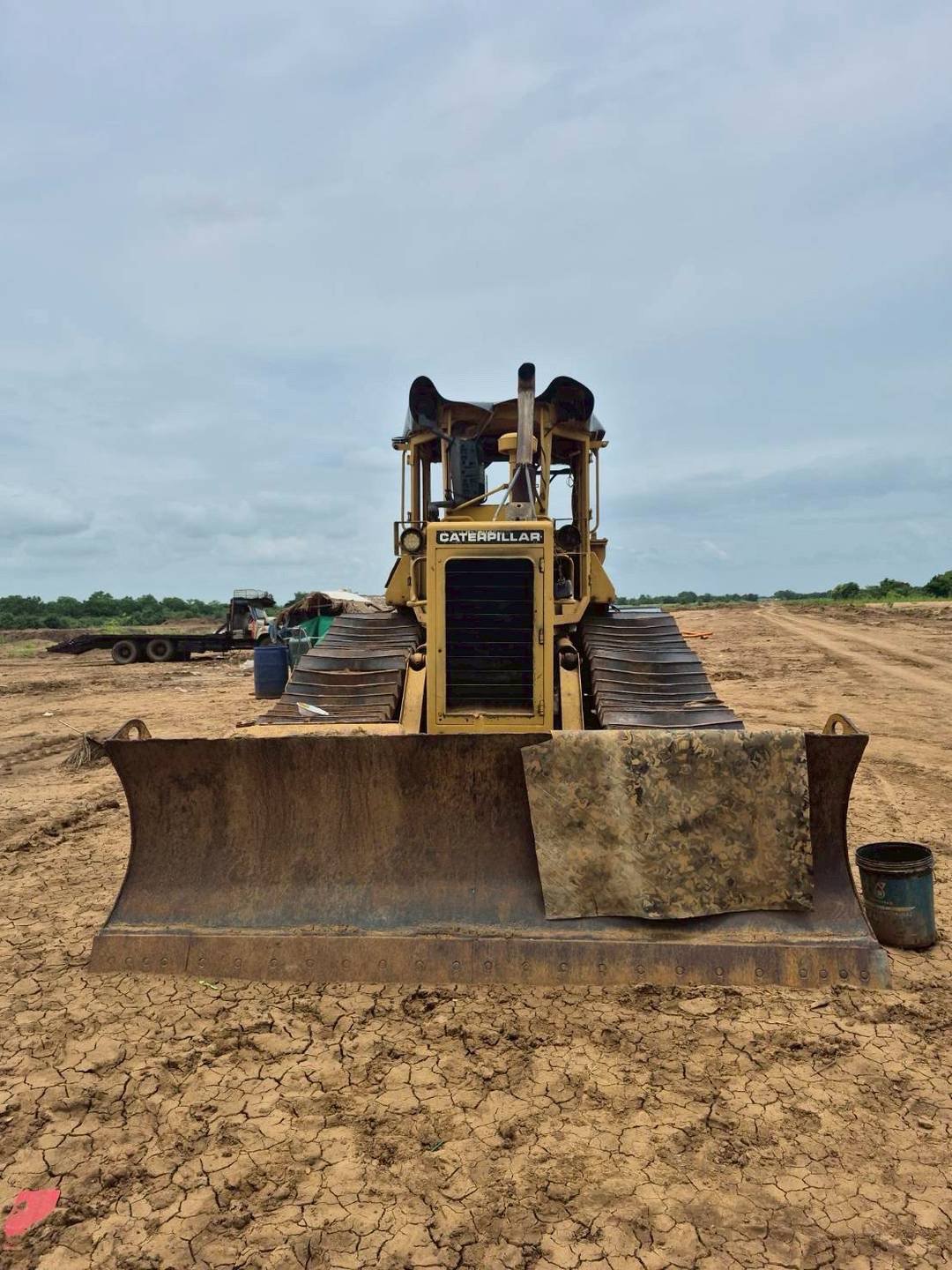 ขาย 295,000 รถแทนคเตอร์ CAT D 4 H ตีนเป็ด เครื่องดี เกียร์แรง ขาย 295,000 รถแทนคเตอร์ CAT D 4 H ตีนเป็ด เครื่องดี เกียร์แรง