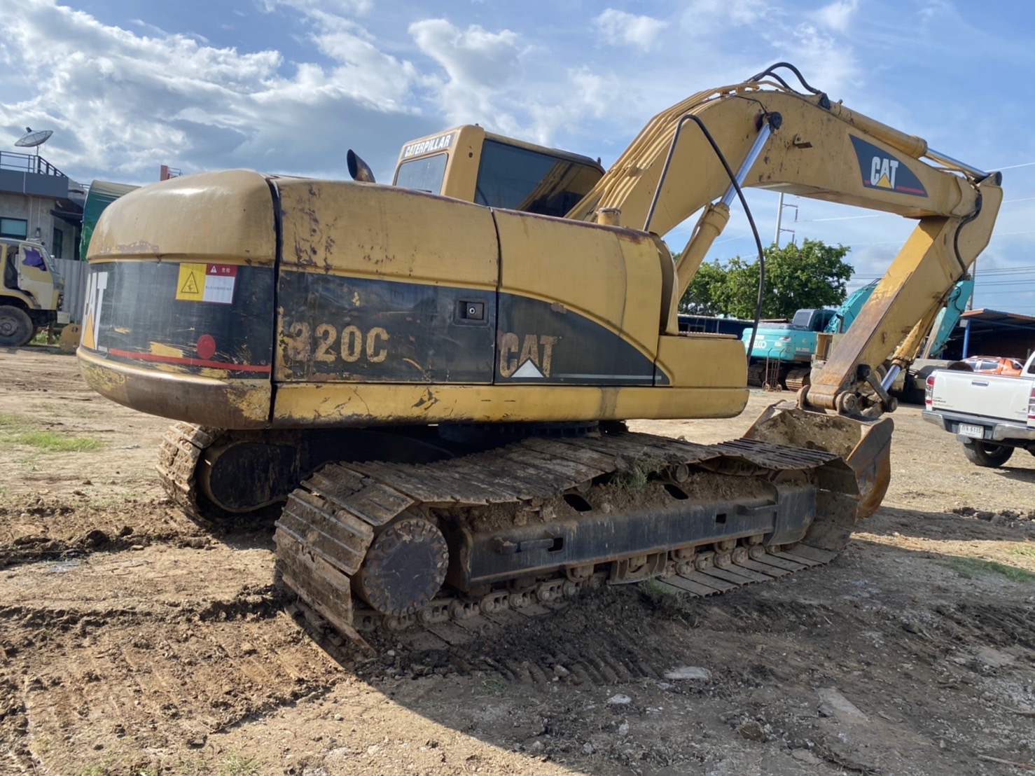 ขาย 895,000 CAT 320 c เล่มทะเบียน ไฟฟ้าครบ เครื่องดี ปั้มแรง เอวแน่น ช่วงล่างเต็ม รถพร้อมใช้งาน เล่มทะเบียนพร้อมโอน 
รถอยู่ ปทุมธานี สามโคก
090-772-3710
090-772-3708