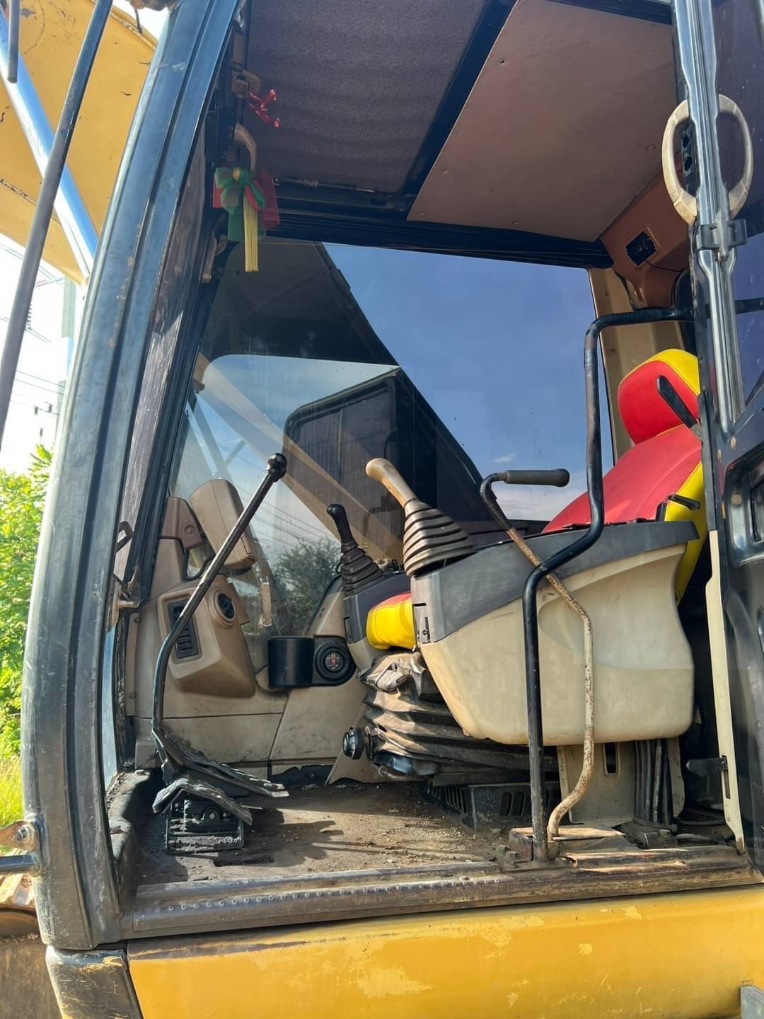 ขาย 750,000 CAT 320 c เล่มทะเบียน ไฟฟ้าครบ เครื่องดี ปั้มแรง เอวแน่น ช่วงล่างเต็ม รถพร้อมใช้งาน เล่มทะเบียนพร้อมโอน เงินสด จัดไฟแน้น ใช้เงินน้อยปรึกษาเรา 
รถอยู่ ปทุมธานี สามโคก
090-772-3710
090-772-3708