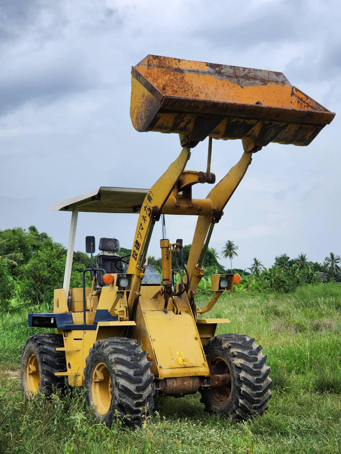 รถตักล้อยาง Komatsu WA70-1 บุ้งกี๋ 1 คิว รถตักล้อยาง Komatsu WA70-1 บุ้งกี๋ 1 คิว