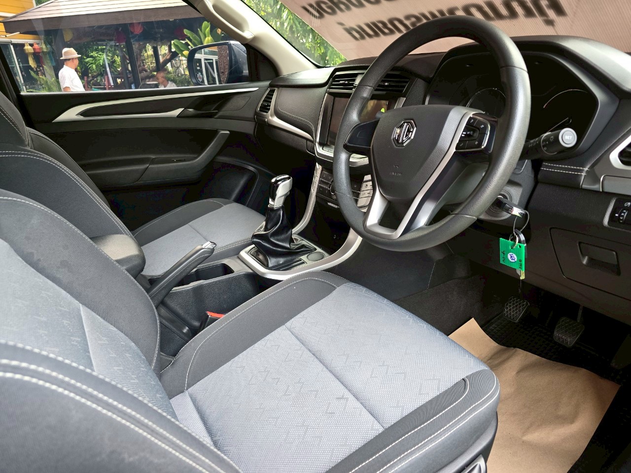 MG Extender Giant Cab 2.0 GRAND MT ปี 2023 ยกสูง # ไมล์แท้ 18,xxx กม.