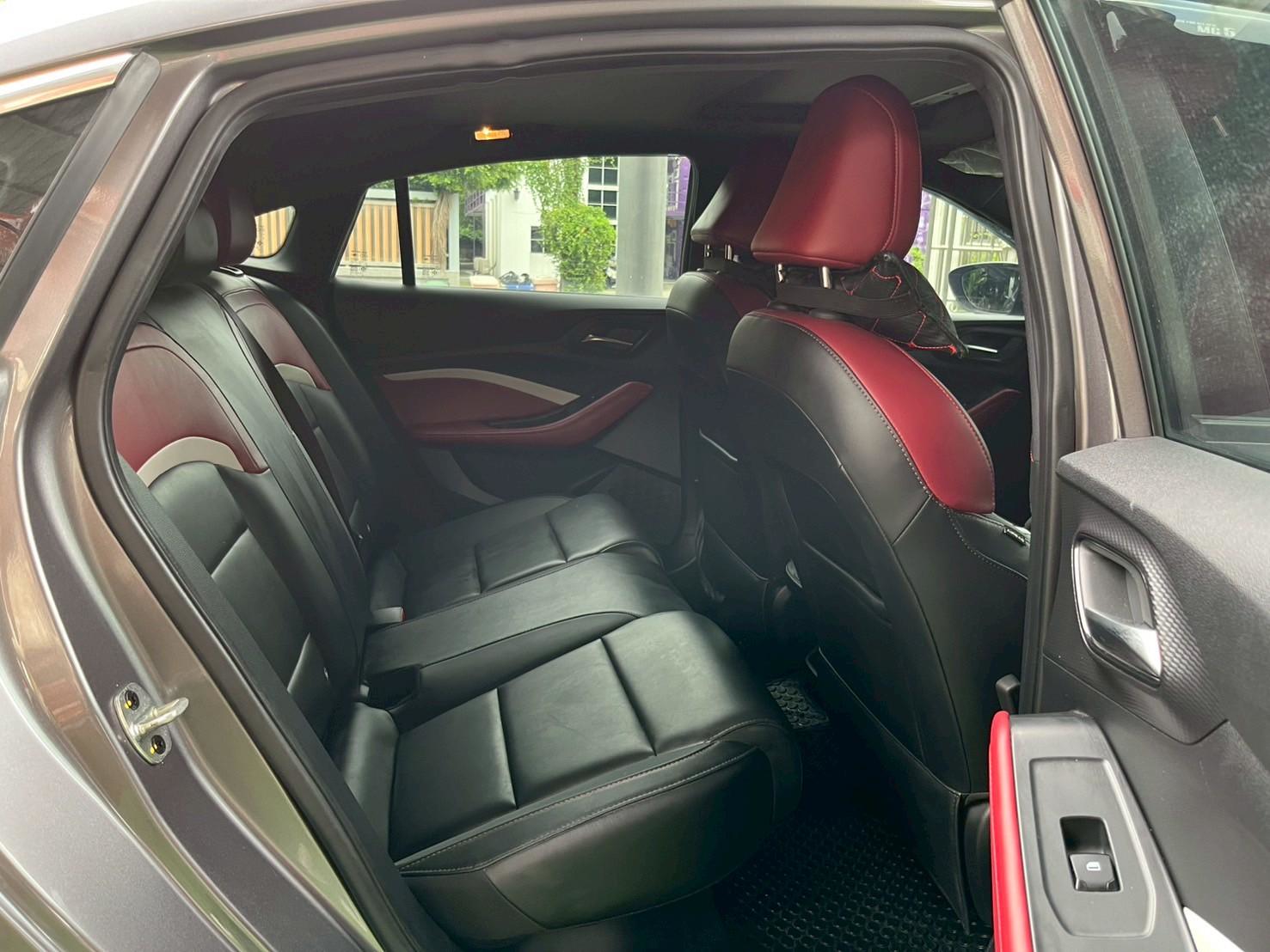 MG 5 1.5 X ปี 2024 หลังคา Sunroof i-Smart วิ่งน้อย 1x,xxx กม. MG 5 1.5 X ปี 2024 หลังคา Sunroof i-Smart วิ่งน้อย 1x,xxx กม.