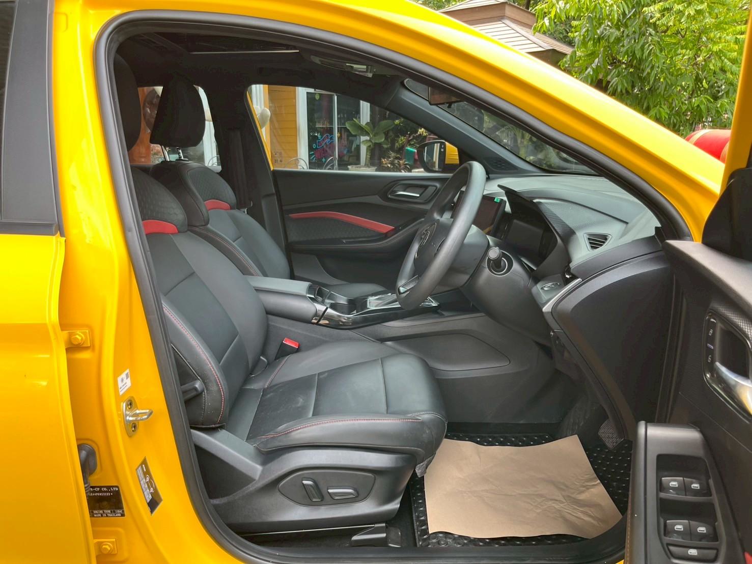 MG 5 1.5 D+ Sunroof ปี 2025 #ไมล์แท้ 6,xxx กม. MG 5 1.5 D+ Sunroof ปี 2025 #ไมล์แท้ 6,xxx กม.