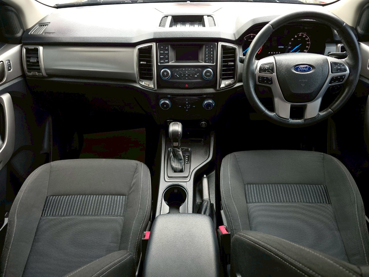 Ford Ranger Double Cab 2.2 XLT ปี 2019 เกียร์โต้ Ford Ranger Double Cab 2.2 XLT ปี 2019 เกียร์โต้