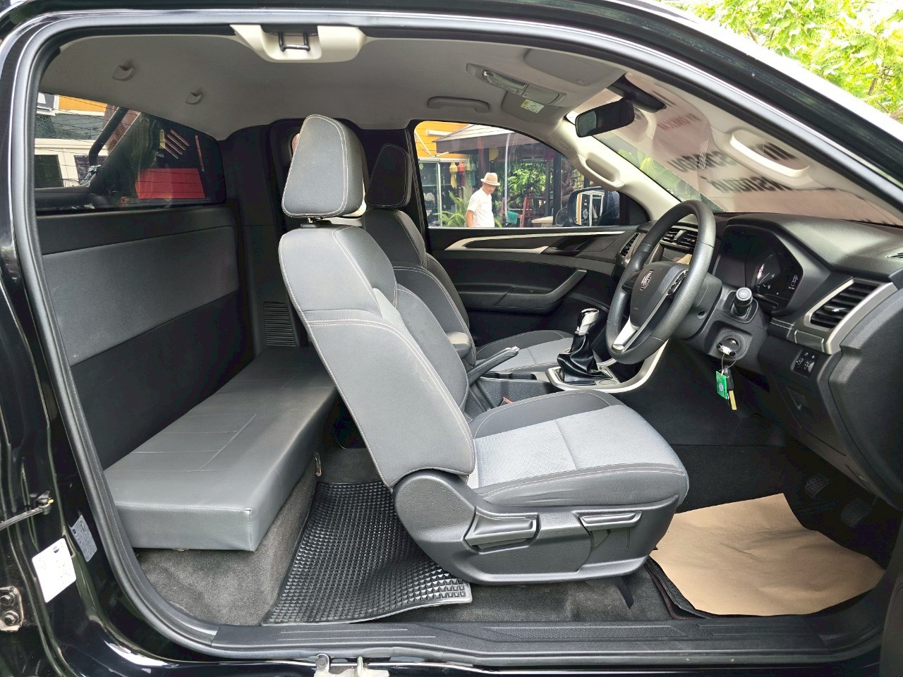 MG Extender Giant Cab 2.0 GRAND MT ปี 2023 ยกสูง # ไมล์แท้ 18,xxx กม.