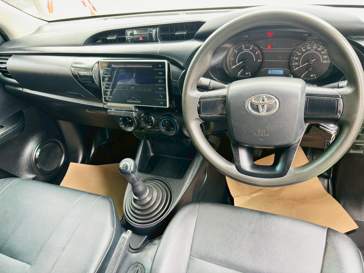 Toyota Revo 2.4 ตอนเดียว J PLUS ปี 2019 ติดตั้งตู้แห้ง พร้อมใช้งาน