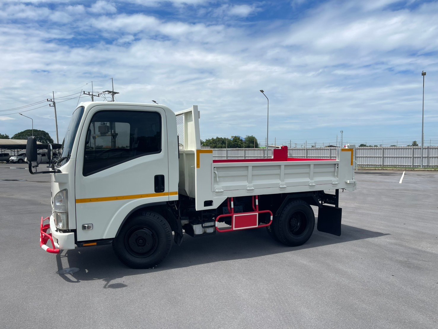 ISUZU NMR 130 ปี 62 ฟรีโอน ฟรีประกัน ISUZU NMR 130 ปี 62 ฟรีโอน ฟรีประกัน