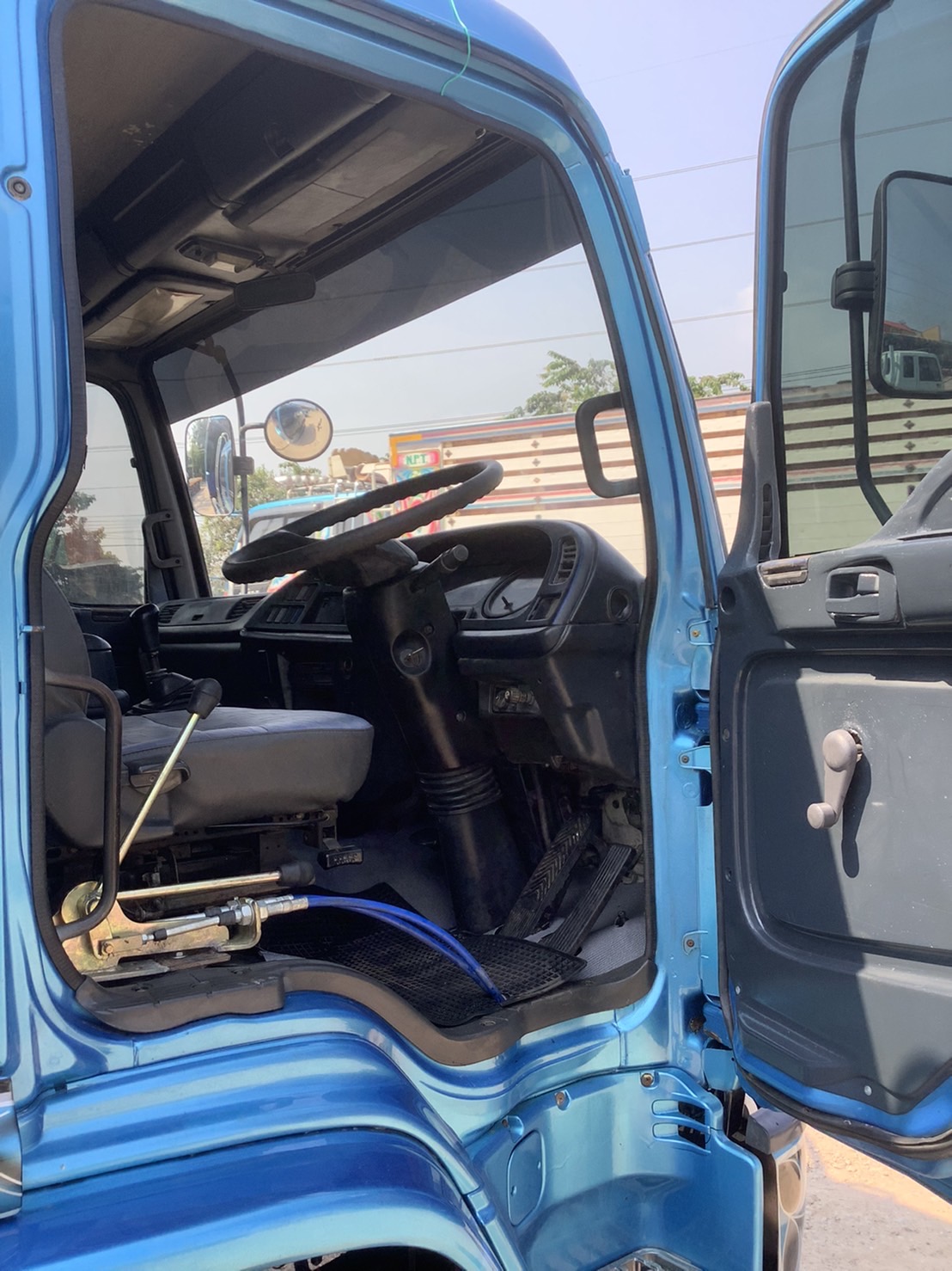 ISUZU DECA หกล้อดั้ม เครื่อง 195 แรง ปี 43 ช่วงสั้น กะบะต่อใหม่ ยาว3.9 ยาง 900/20 เครื่องดี คัสซีสวย ราคา780,000 บาท สนใจ 0839946814 0645676569 ISUZU DECA หกล้อดั้ม เครื่อง 195 แรง ปี 43 ช่วงสั้น กะบะต่อใหม่ ยาว3.9 ยาง 900/20 เครื่องดี คัสซีสวย ราคา780,000 บาท สนใจ 0839946814 0645676569