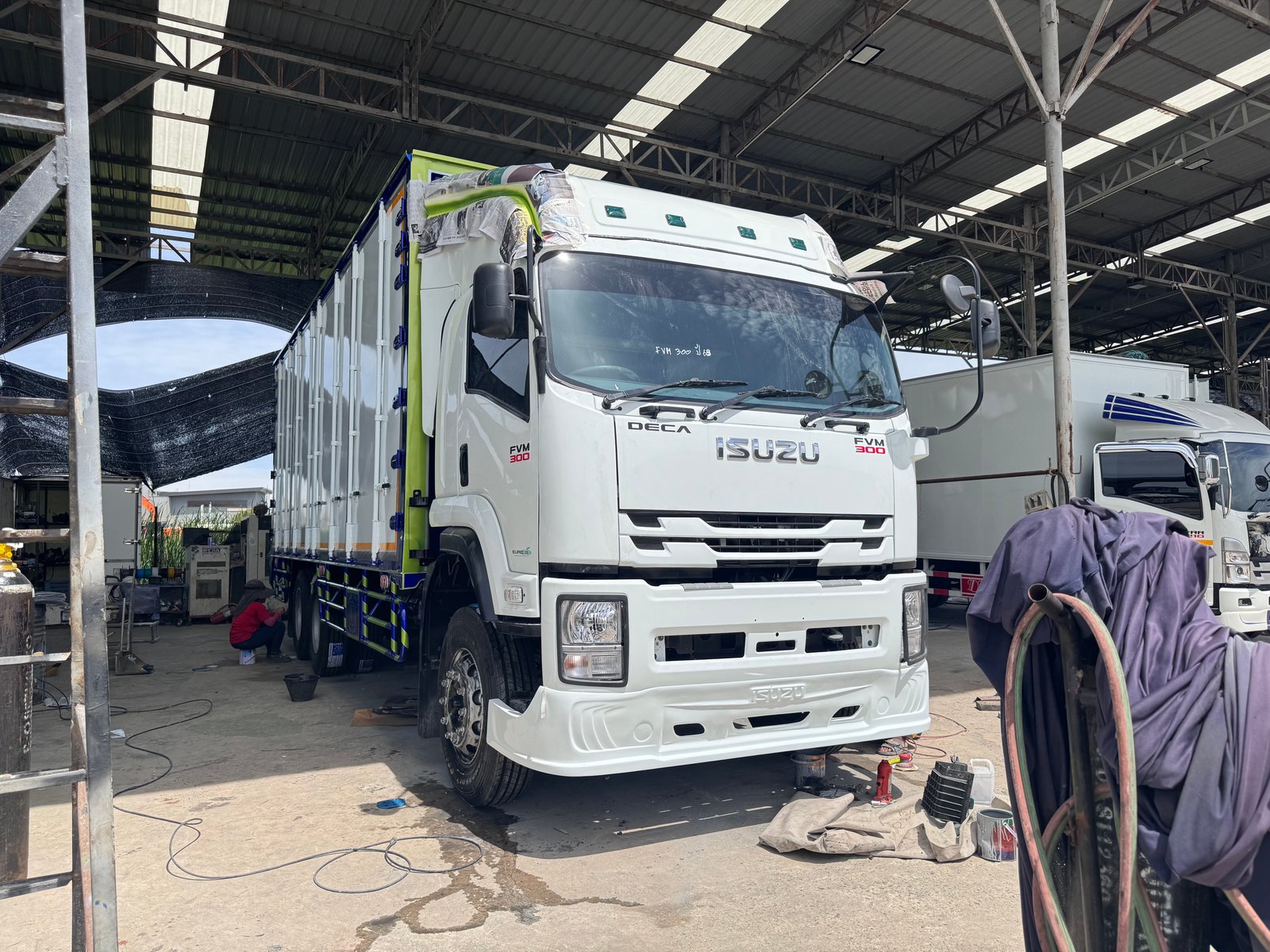 10ล้อตู้สิบบาน ยาว 7.7 เมตร ISUZU FVM300 ปี63