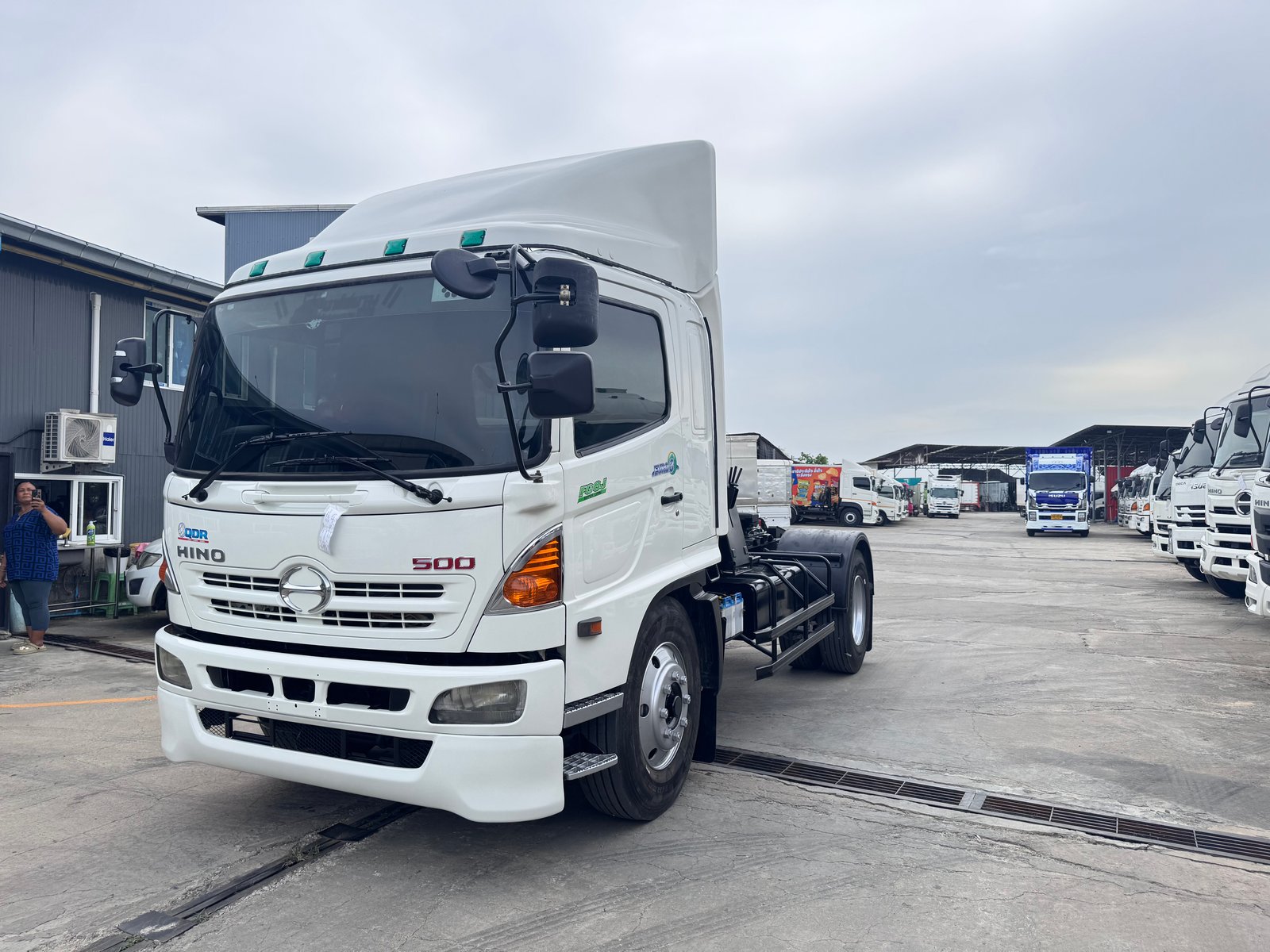 6ล้อหัวลาก HINO FG8J 212แรงม้า ปี 55 6ล้อหัวลาก HINO FG8J 212แรงม้า ปี 55
