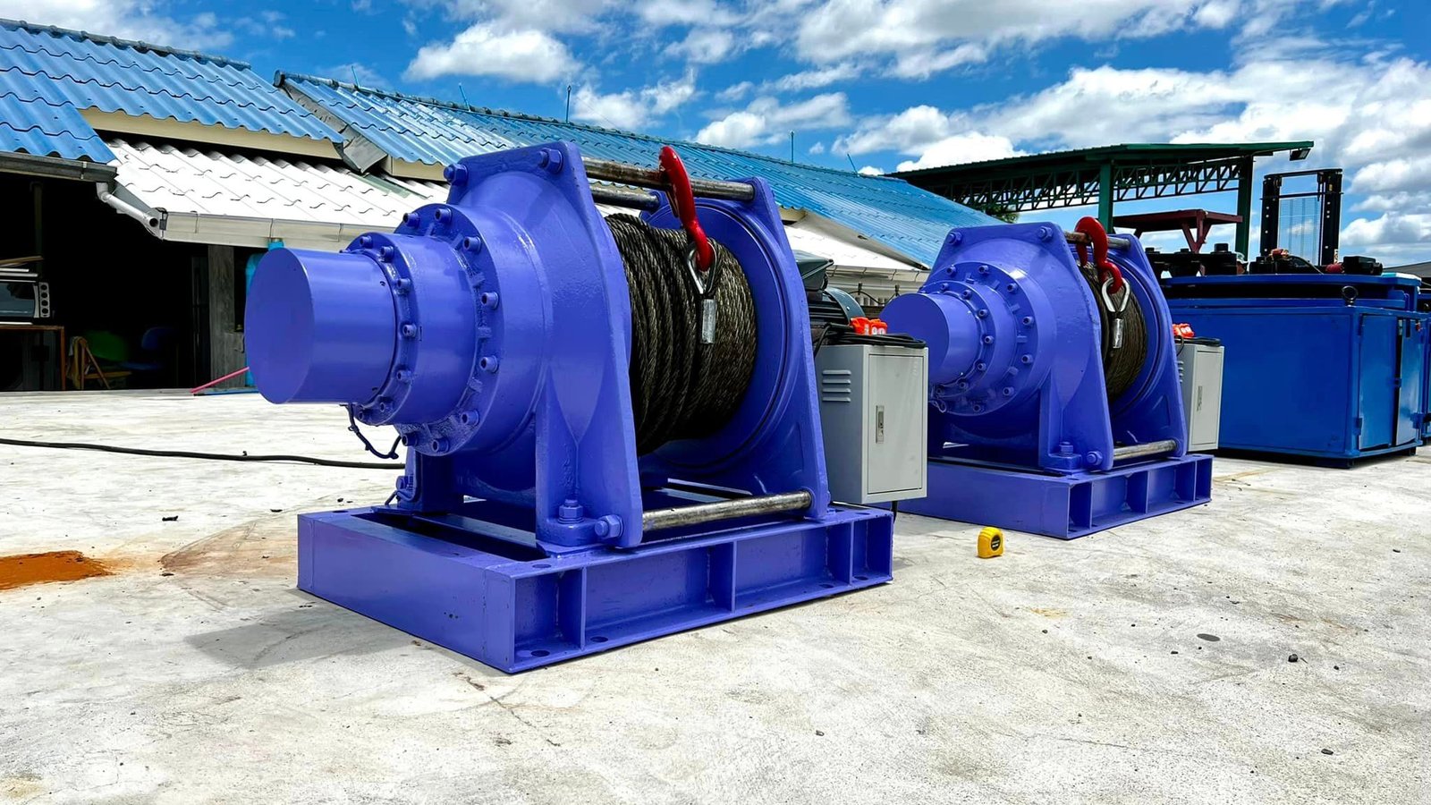 รอกกว้านสลิงไฟฟ้ารุ่นงานหนัก(COMEUP_WINCH) COMEUP Model : CWG31500 Capacity : 3500 kg มอเตอร์ 7.5 HP รอกกว้านสลิงไฟฟ้ารุ่นงานหนัก(COMEUP_WINCH) COMEUP Model : CWG31500 Capacity : 3500 kg มอเตอร์ 7.5 HP