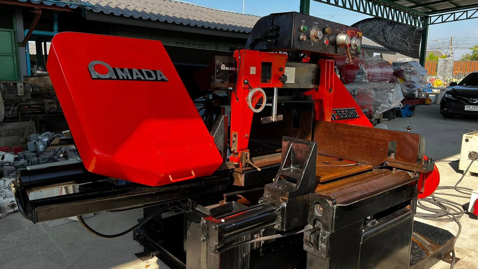 เครื่องเลื่อยสายพานญี่ปุ่น(BANDSAW) AMADA JAPAN รุ่น H-650 HD ระบบไฟ 200V เครื่องเลื่อยสายพานญี่ปุ่น(BANDSAW) AMADA JAPAN รุ่น H-650 HD ระบบไฟ 200V