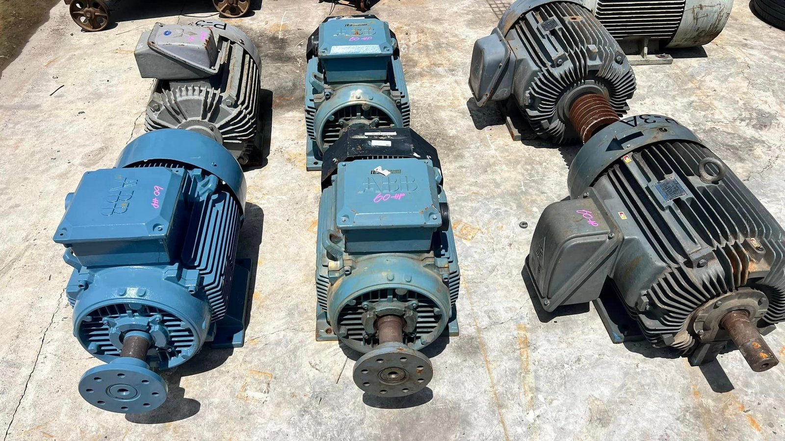 มอเตอร์ไฟฟ้ากำลัง ขนาด 60 HP รอบการทำงาน 2 p 4 p 6 p 380V มอเตอร์ไฟฟ้ากำลัง ขนาด 60 HP รอบการทำงาน 2 p 4 p 6 p 380V