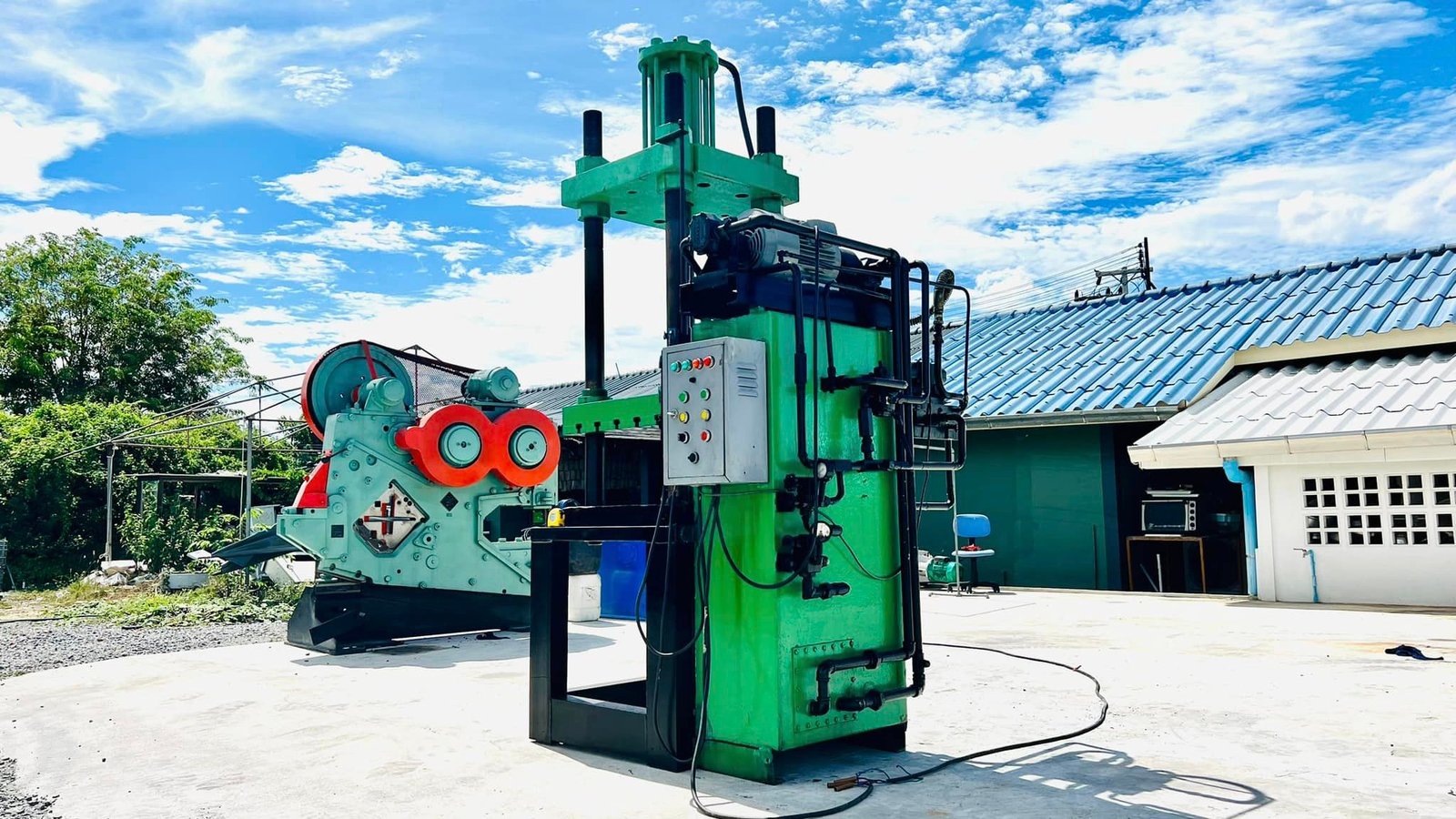 แท่นอัดไฮดรอลิคแบบ4เสา(Hydraulic_Press)ขนาด 7.5 HP แกนกลาง 3" ฐาน 67 x 67 cm  
380 พร้อมใช้งาน
