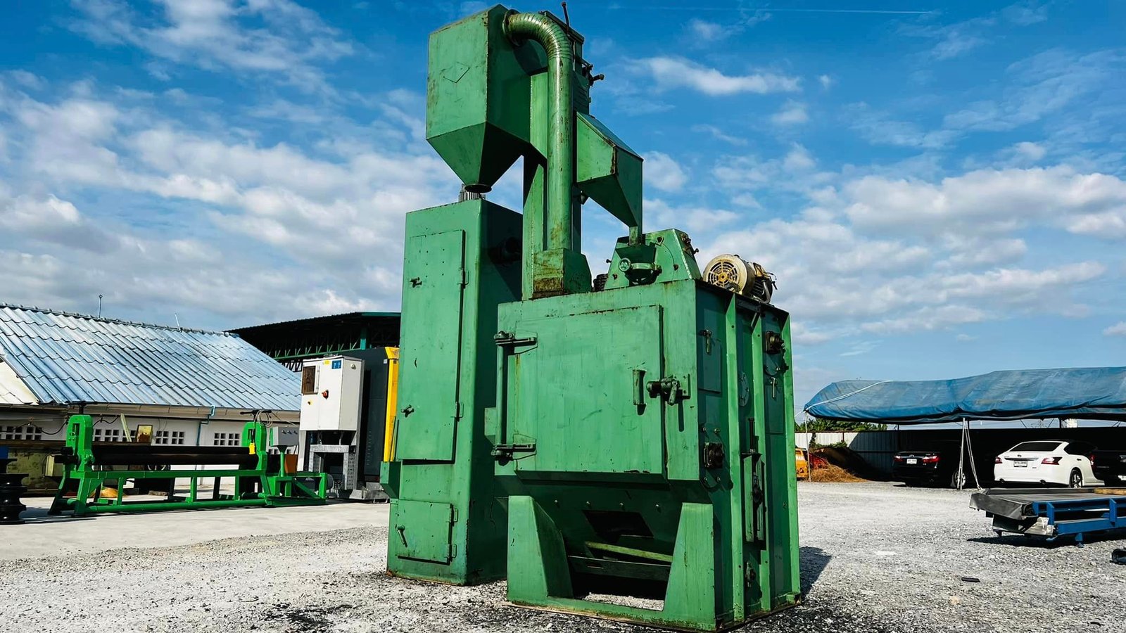 เครื่องยิงทรายแบบสายพานกลิ้ง(Shot_Blasting) ขนาดห้อง 80 x 80 cm เครื่องยิงทรายแบบสายพานกลิ้ง(Shot_Blasting) ขนาดห้อง 80 x 80 cm