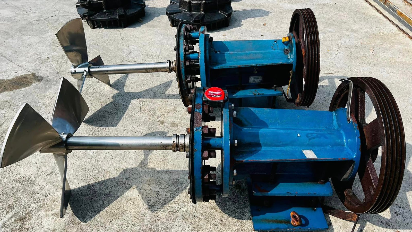 ใบกวนผสมวัสดุสเตนเลส ขนาดความยาวแกน 70 cm ใบโต 60 cm (24") แกน 3" ความยาวรวมบอดี้ 150 cm / ใช้กับมอเ ใบกวนผสมวัสดุสเตนเลส ขนาดความยาวแกน 70 cm ใบโต 60 cm (24") แกน 3" ความยาวรวมบอดี้ 150 cm / ใช้กับมอเ
