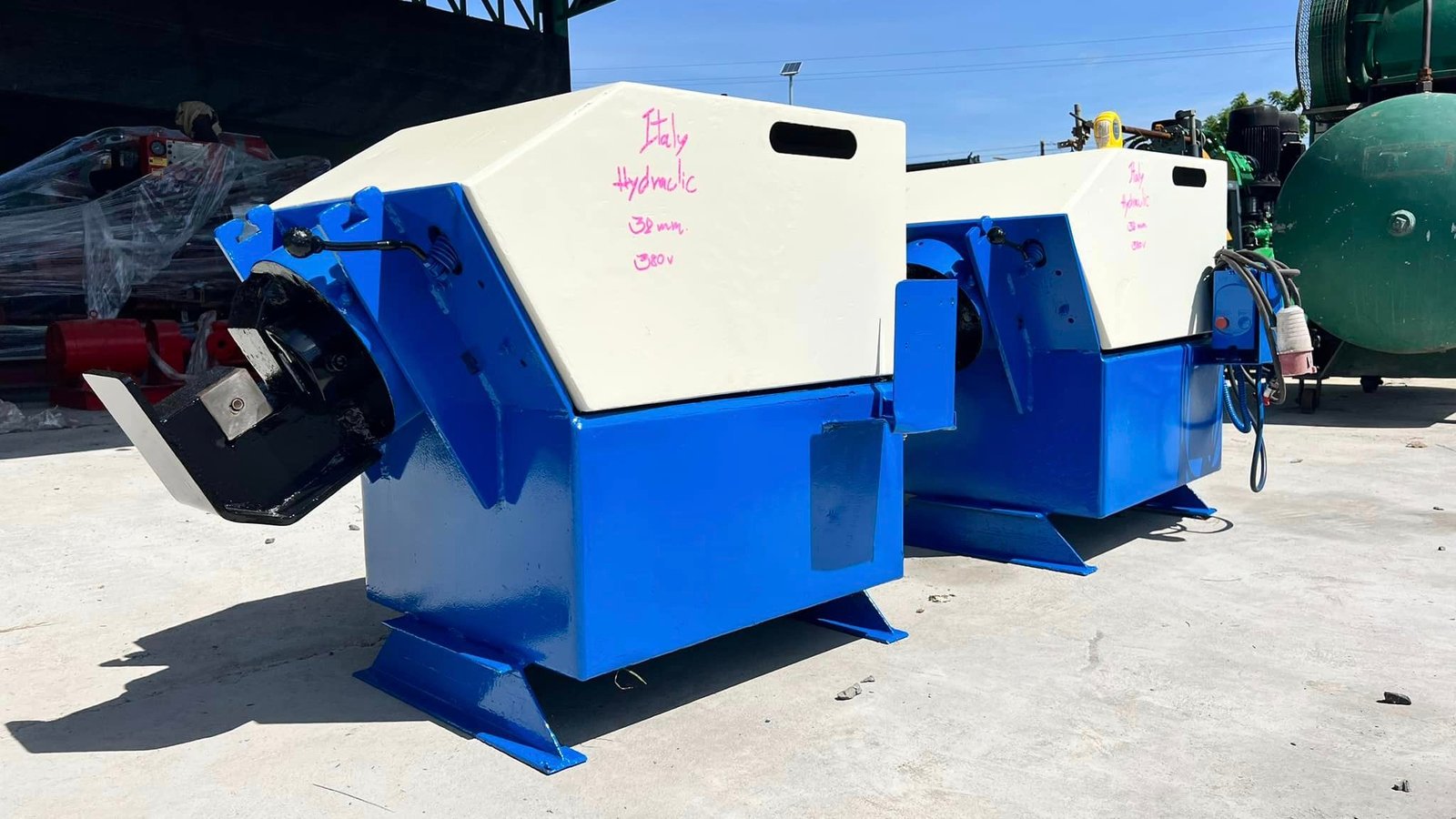 เครื่องตัดเหล็กเส้นไซด์ก่อสร้าง งานยุโรปอิตาลี่ ระบบไฮดรอลิค ตัด 32 มม. 380V เข้ามา 2 ตัว เครื่องตัดเหล็กเส้นไซด์ก่อสร้าง งานยุโรปอิตาลี่ ระบบไฮดรอลิค ตัด 32 มม. 380V เข้ามา 2 ตัว