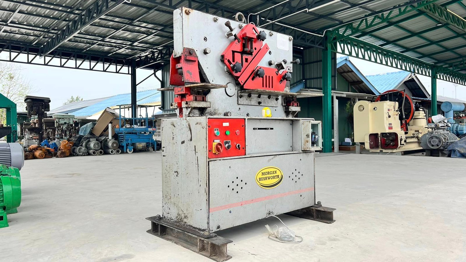 เครื่องตัดเหล็กอเนกประสงค์UNIVERSAL MORGAN ENGLAND Hydrulic Press : 45 ton 4-6 mm ตัดแผ่น ฉาก บาก กล เครื่องตัดเหล็กอเนกประสงค์UNIVERSAL MORGAN ENGLAND Hydrulic Press : 45 ton 4-6 mm ตัดแผ่น ฉาก บาก กล