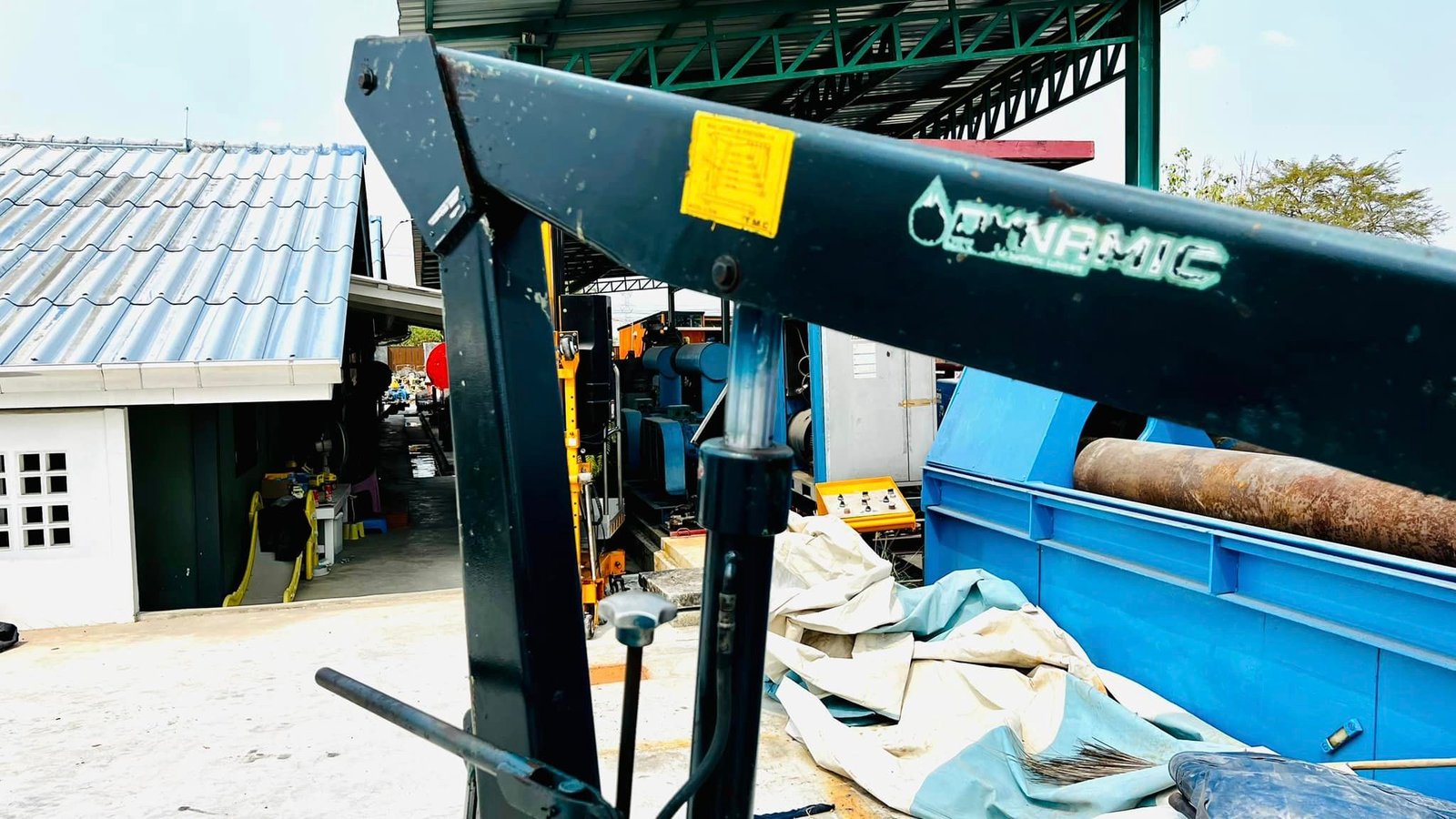 เครนยีราฟสามขา(เครนยกเครื่อง) T.M.C และ IMPALA รุ่นงานหนัก(Heavy Deuty) ขนาด 2 t (2000 kg)