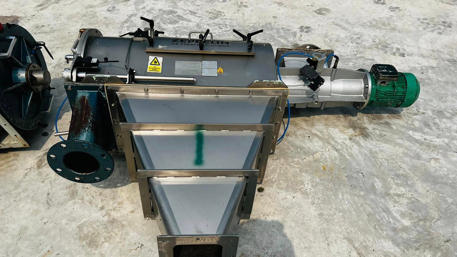 สกรูฟีดเดอร์(Screw_Feeder) ZEPPELIN REIMELT ความยาว 150 cm ระบบไฟ 380V