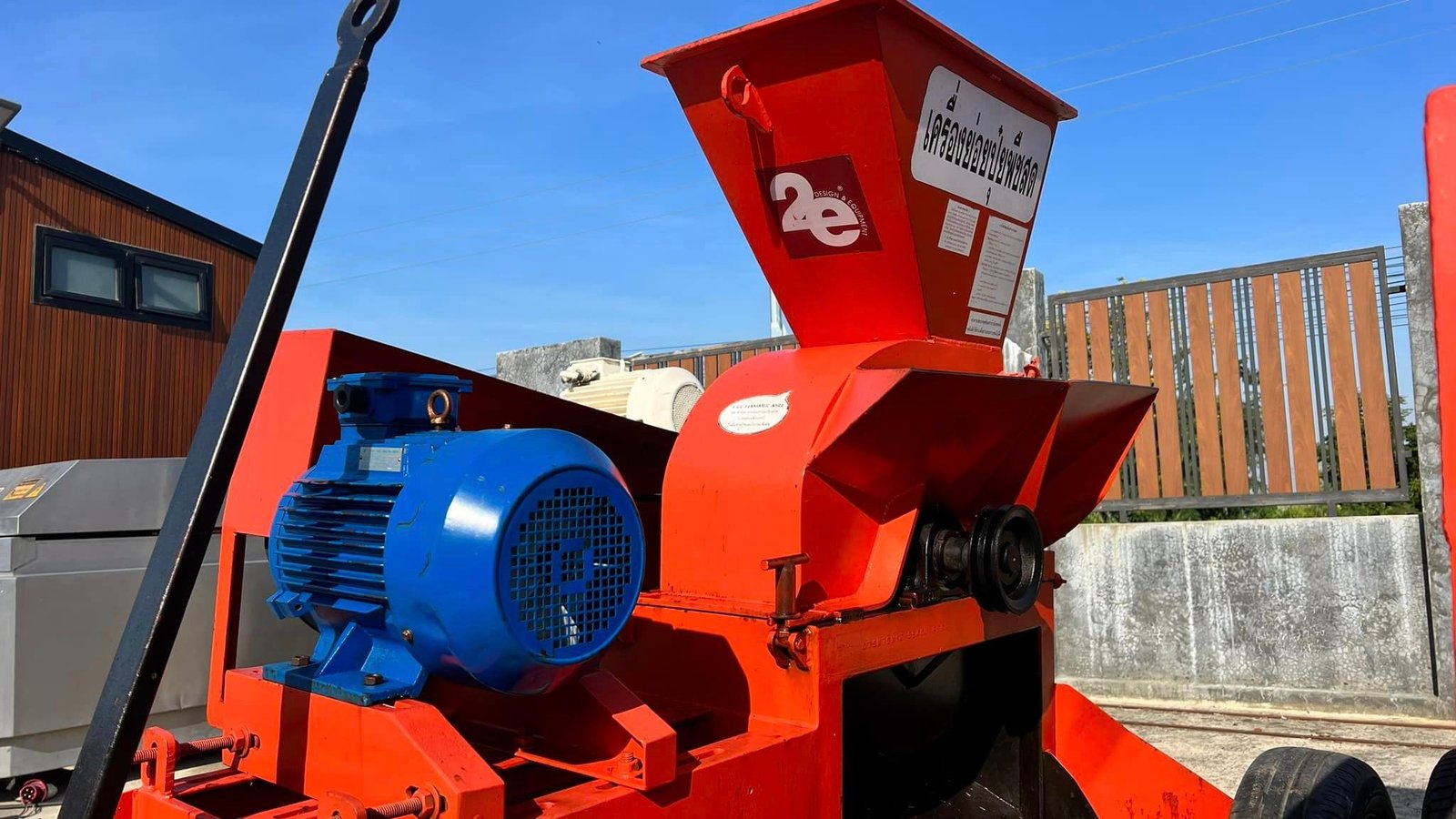 เครื่องสับย่อยปุ๋ยกิ่งไม้วัชพืชสด สับย่อยกิ่งไม้ 3”- 5” ขนาดมอเตอร์ 7.5 HP ระบบไฟ 380V