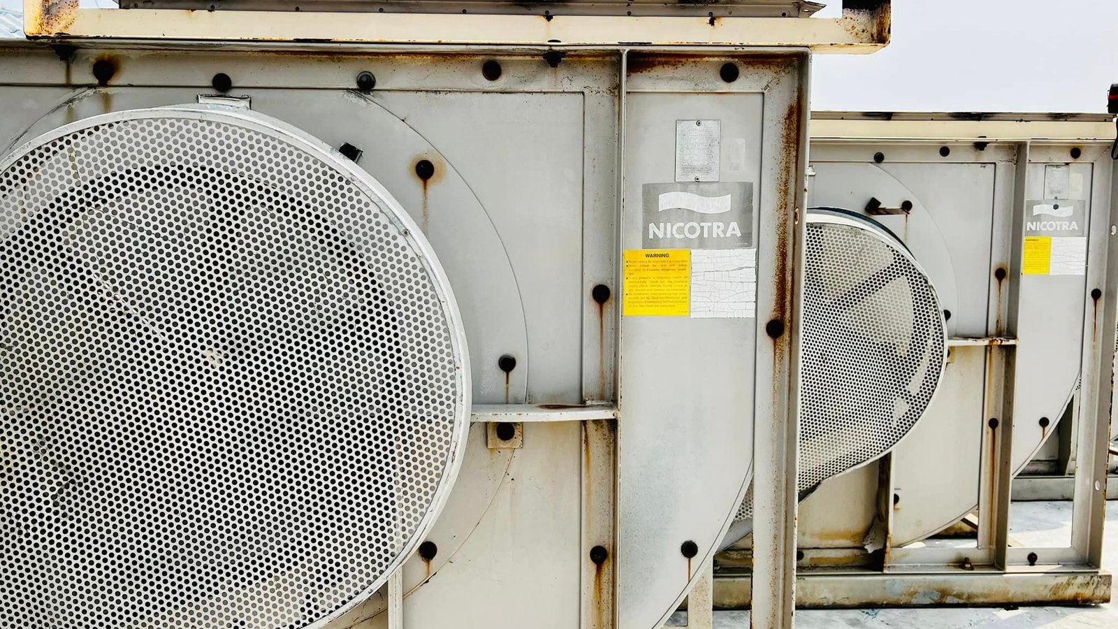 โบลเวอร์ดูดเป่าระบายอากาศ NICOTRA FAN BLOWER ขนาดใบพัด 30"  (75 cm) มอเตอร์ 7.5 HP 380V (บอดี้สูง x ยาว) 120 x 200 cm