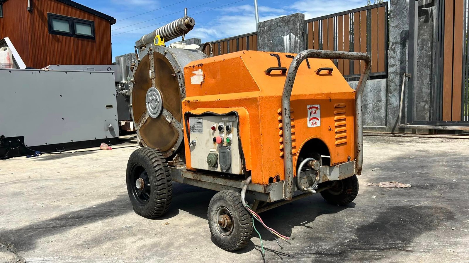 ปั้มดูดโคลนเลนสิ่งปฎิกูลงานเก่าญี่ปุ่นJAPAN ขนาดท่อ 2" มอเตอร์  7.5 HP380V
