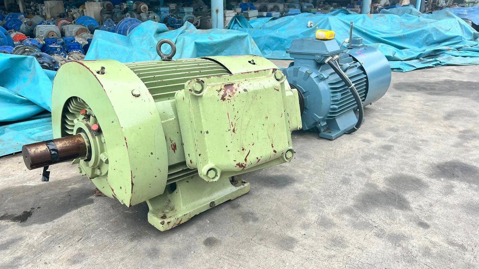 มอเตอร์ไฟฟ้ากำลัง ขนาด 30 HP 4 P380Vเข้ามา 2 ตัว มอเตอร์ไฟฟ้ากำลัง ขนาด 30 HP 4 P380Vเข้ามา 2 ตัว