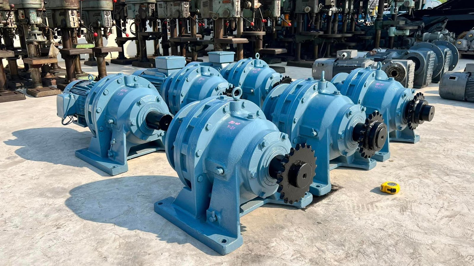 มอเตอร์เกียร์ทดกำลัง FORCE CYCLOIDAL REDUCER มีทั้งเฉพาะหัวเกียร์ และ พร้อมชุดมอเตอร์เกียร์ เพลาออกโต 90 mm  380V