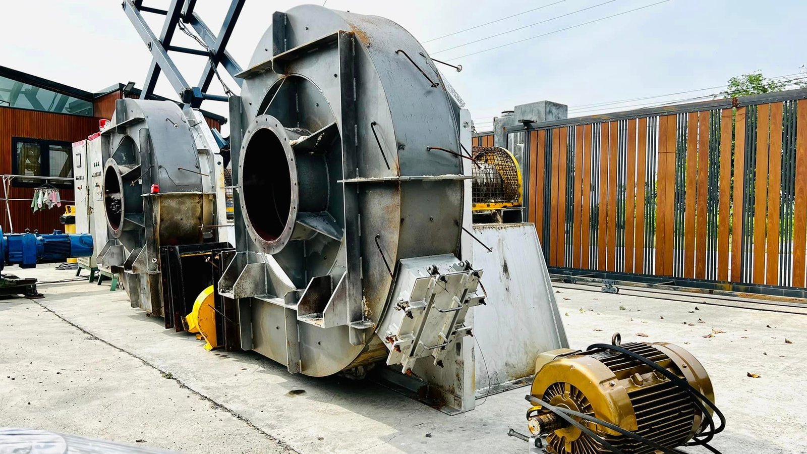 เหลือ 1 ตัว
โบลเวอร์ดูดเป่าระบายอากาศงานญี่ปุ่น CHIYODA OSAKA NIPPON ขนาด 50 HP 1460 RPM 200V
