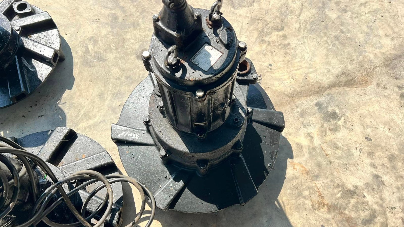 ปั้มเติมอากาศบ่อบำบัด TSURUMI & SHINMAYWA ขนาด 7.5 HP ท่อ 2" ระบบไฟ 380V