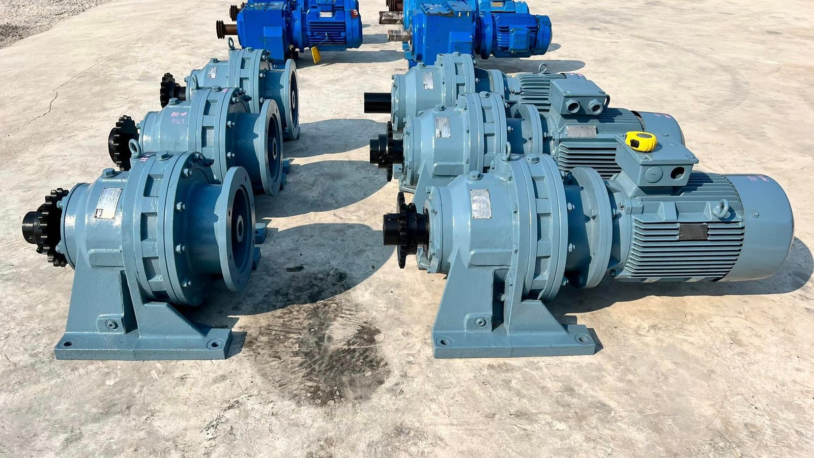 มอเตอร์เกียร์ทดกำลัง FORCE CYCLOIDAL REDUCER มีทั้งเฉพาะหัวเกียร์ และ พร้อมชุดมอเตอร์เกียร์ เพลาออกโต 90 mm  380V