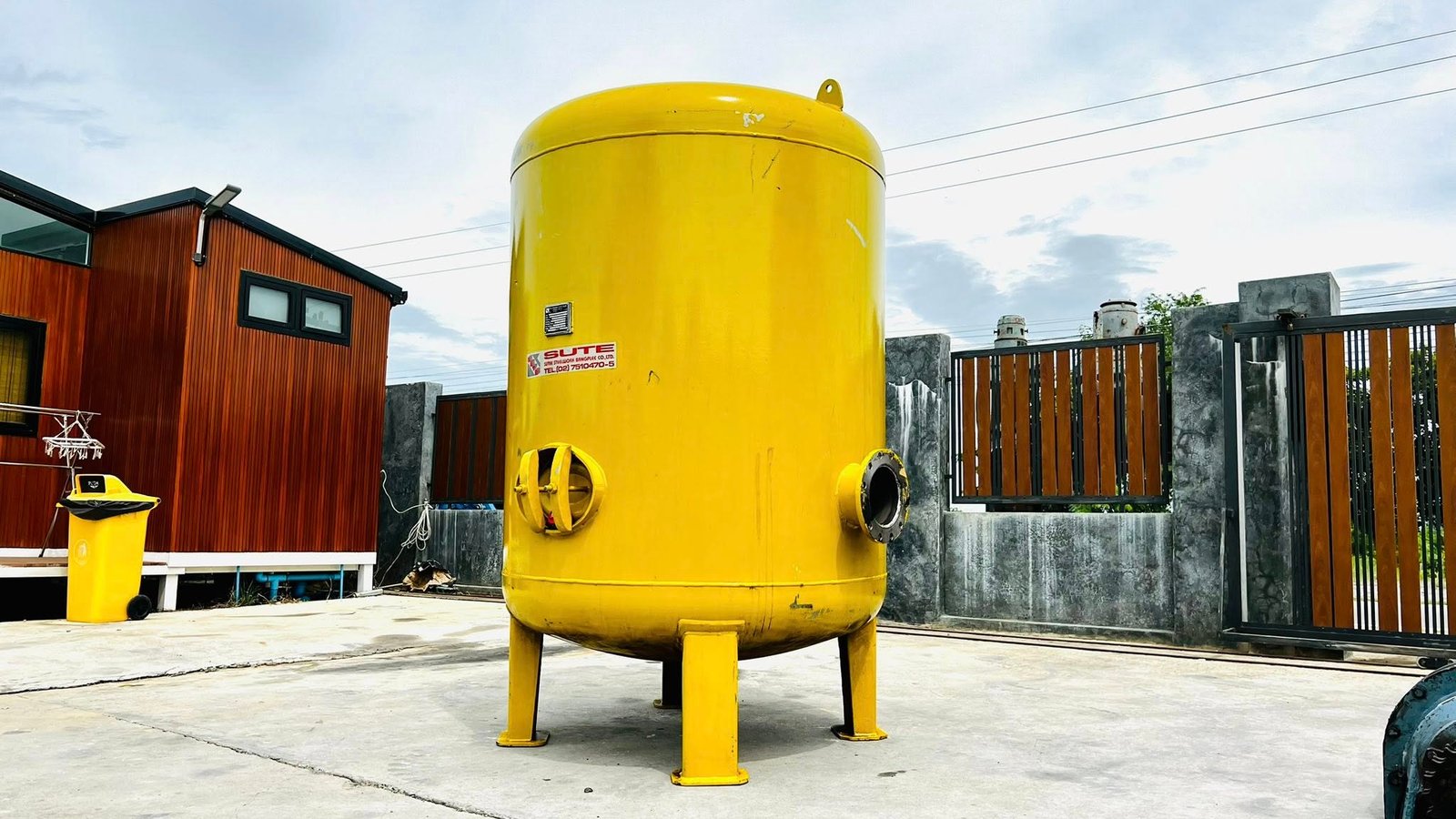 Rare_Item
ถังพักลมงานสแตนเลส ขนาด 3000 ลิตร  Dimension 1500 x 2400 x 8 mm งานสเตนเลสหนาแข็งแรง สภาพสวยหายากมีมาใบเดียว
