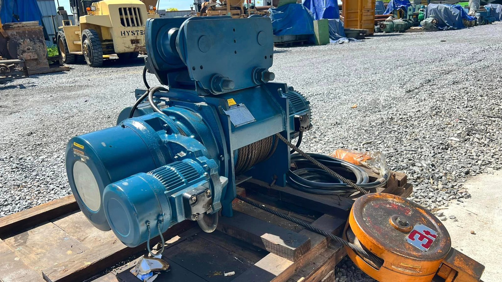 ของใหม่เก่าเก็บ
รอกสลิงไฟฟ้างานญี่ปุ่นMEIDENSHA JAPANขนาด 3000 kg (3 t)รุ่นพิเศษ 2 Speed‼️สลิงยาว 6 m 4 ทิศทาง 380V ของใหม่เก่าเก็บ
รอกสลิงไฟฟ้างานญี่ปุ่นMEIDENSHA JAPANขนาด 3000 kg (3 t)รุ่นพิเศษ 2 Speed‼️สลิงยาว 6 m 4 ทิศทาง 380V