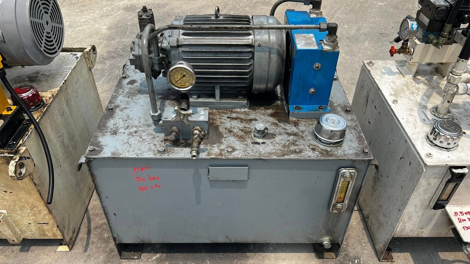 ชุดต้นกำลังปั้มน้ำมันไฮดรอลิค(PowerUnit) เข้ามา 4 ตัว380V