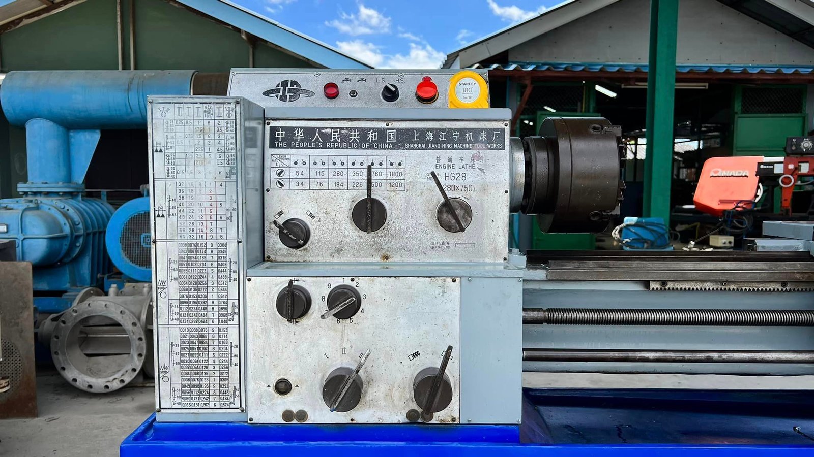 เครื่องกลึงจีน SHANGHAI JIANG NING Model HG 28 ขนาด 5 ฟุต 280x750 เบรค รูผ่าน 1.5" ระบบไฟ 380V เครื่องกลึงจีน SHANGHAI JIANG NING Model HG 28 ขนาด 5 ฟุต 280x750 เบรค รูผ่าน 1.5" ระบบไฟ 380V