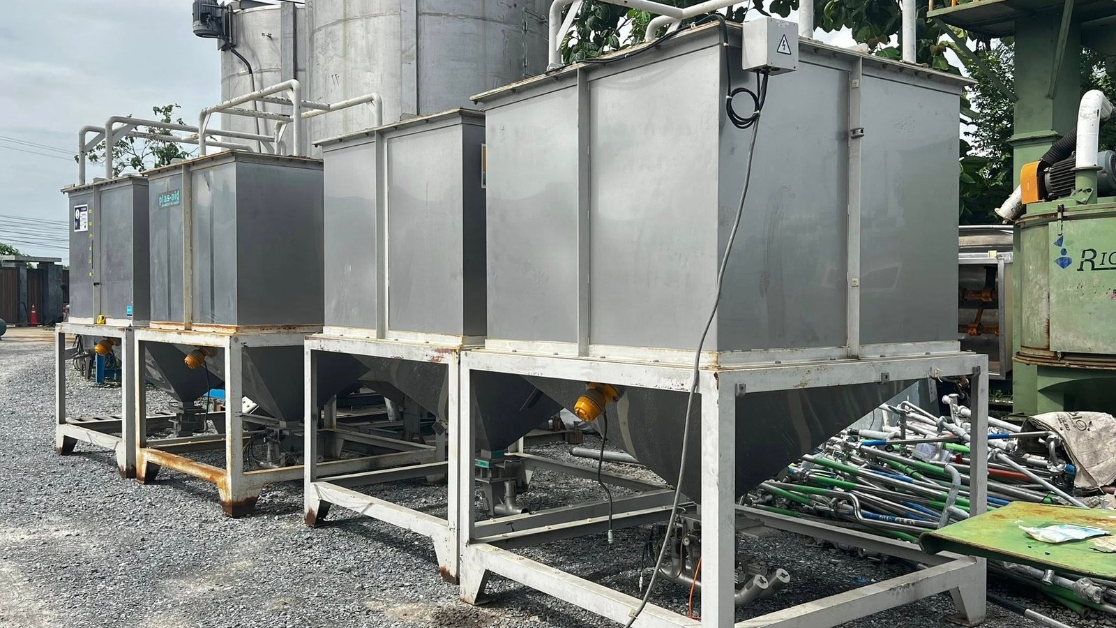 ไซโลพักบรรจุงานสเตนเลสญี่ปุ่นMATSUI JAPANขนาด 1200 kg งานสเตนเลสอย่างดี เดิมใช้อยู่ในงานพักบรรจุเม็ด ไซโลพักบรรจุงานสเตนเลสญี่ปุ่นMATSUI JAPANขนาด 1200 kg งานสเตนเลสอย่างดี เดิมใช้อยู่ในงานพักบรรจุเม็ด