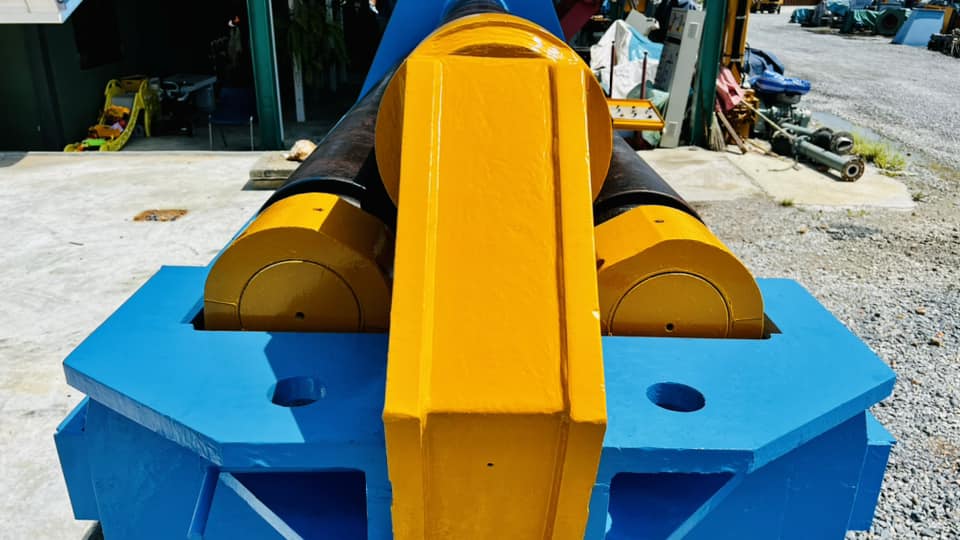 เครื่องม้วนเหล็กแผ่นงานยุโรปขนาดใหญ่ CASANOVA BEND ROLLER ITALY เครื่องม้วนไฮดรอลิคแบนด์จากอิตาลี่ ยาว 3 เมตร ม้วนหนา 16-25 mm ระบบไฟ 380V