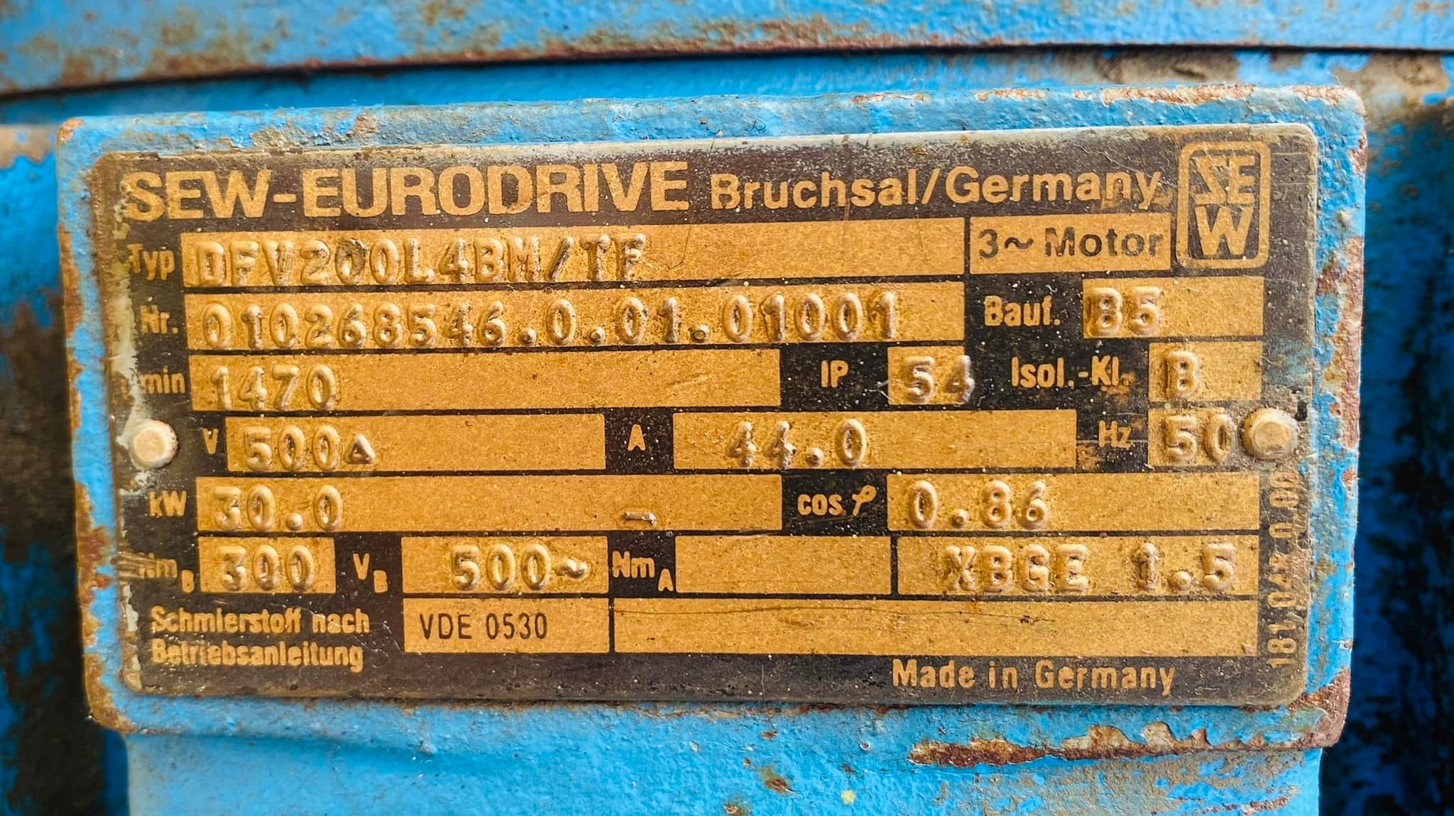 วินซ์สลิงไฟฟ้ายุโรป กว้านสลิง B W GERMANY ขนาด 20 ton
มอเตอร์เกียร์ SEW Eurodrive 40 HP 380V วินซ์สลิงไฟฟ้ายุโรป กว้านสลิง B W GERMANY ขนาด 20 ton
มอเตอร์เกียร์ SEW Eurodrive 40 HP 380V