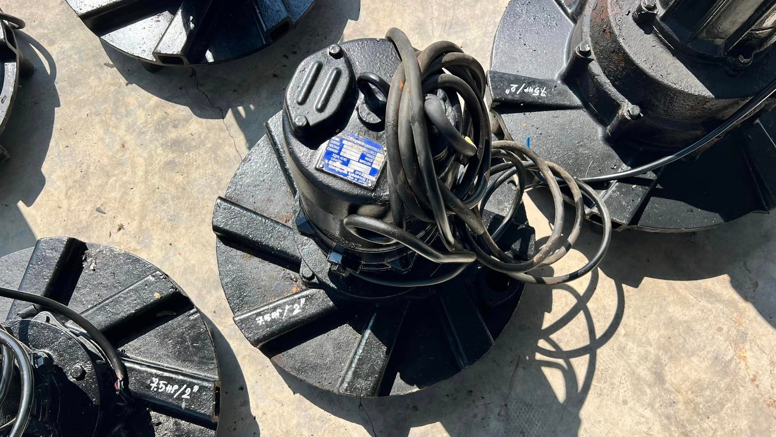 ปั้มเติมอากาศบ่อบำบัด TSURUMI & SHINMAYWA ขนาด 7.5 HP ท่อ 2" ระบบไฟ 380V