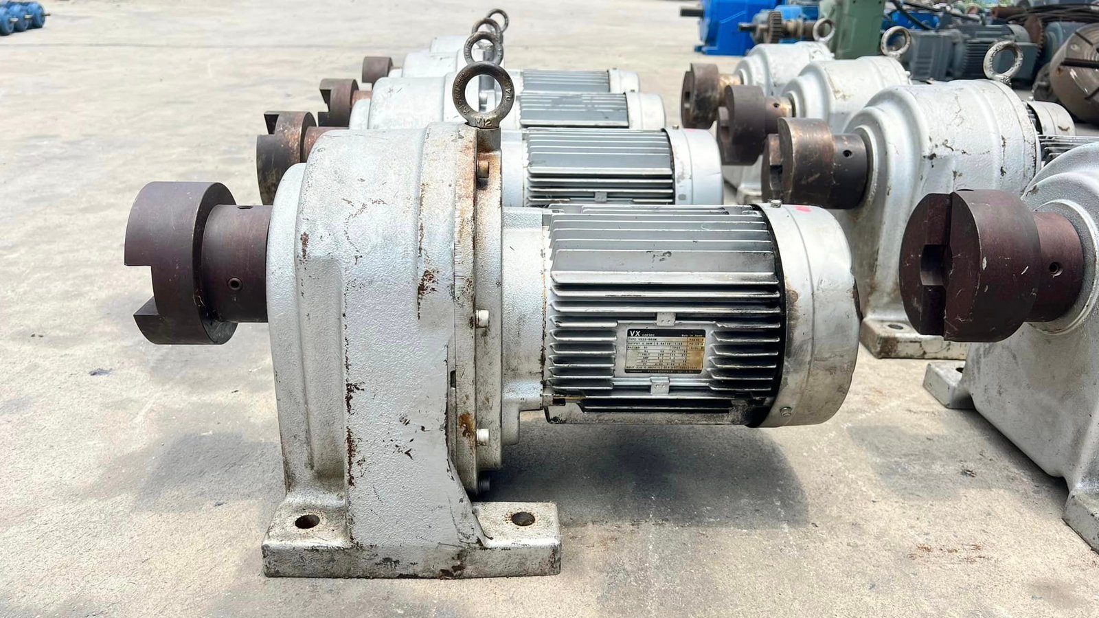 มอเตอร์เกียร์ทดกำลัง F U J I . JAPAN ขนาด 3 HP 1:60 (25 rpm) 380V มอเตอร์เกียร์ทดกำลัง F U J I . JAPAN ขนาด 3 HP 1:60 (25 rpm) 380V