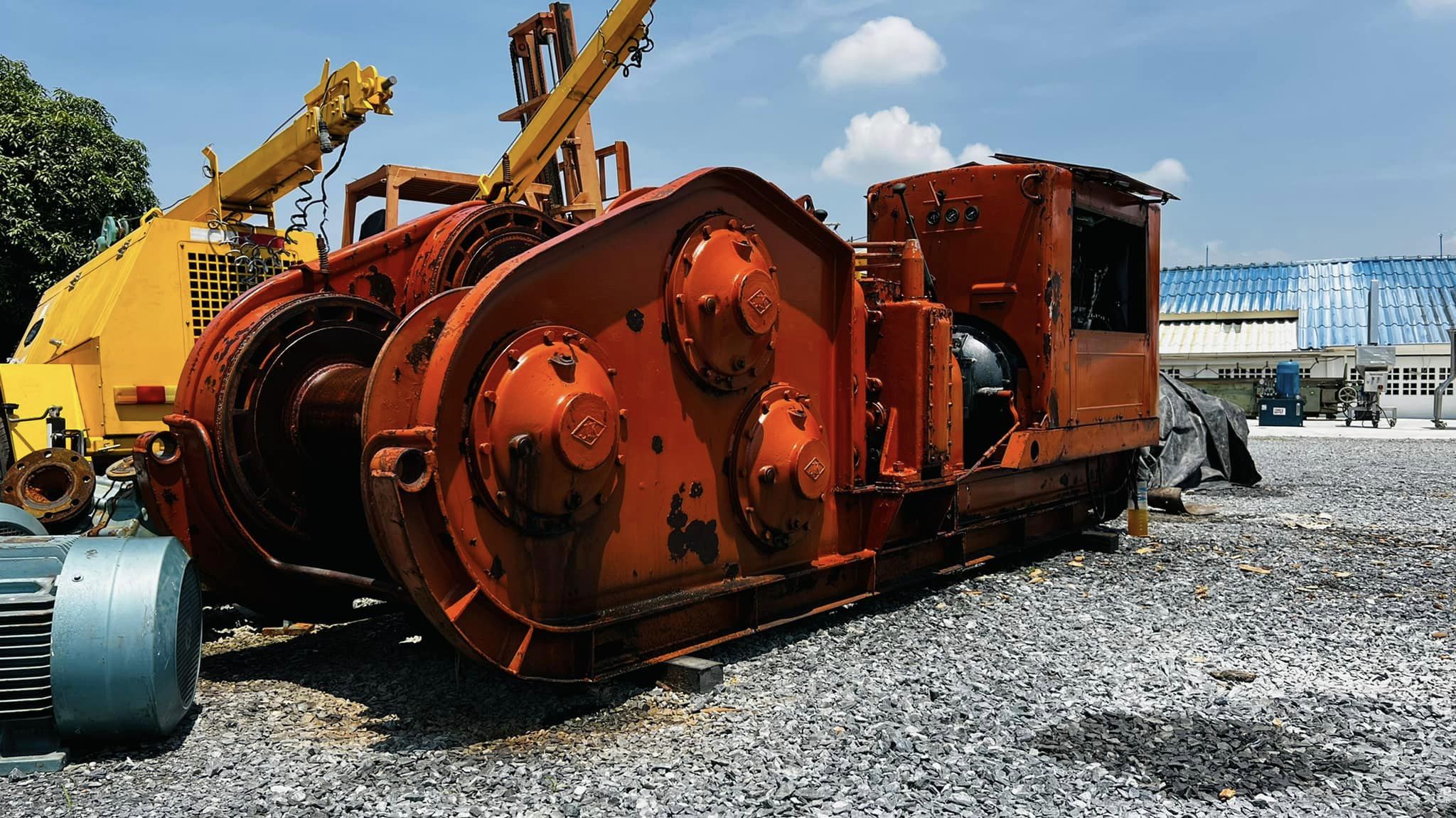 กว้านสลิงเก่าญี่ปุ่น WINCH JK JAPAN รุ่นใหญ่ 3 โรล เครื่องยนต์ดีเซล 6 สูบ กว้านสลิงเก่าญี่ปุ่น WINCH JK JAPAN รุ่นใหญ่ 3 โรล เครื่องยนต์ดีเซล 6 สูบ