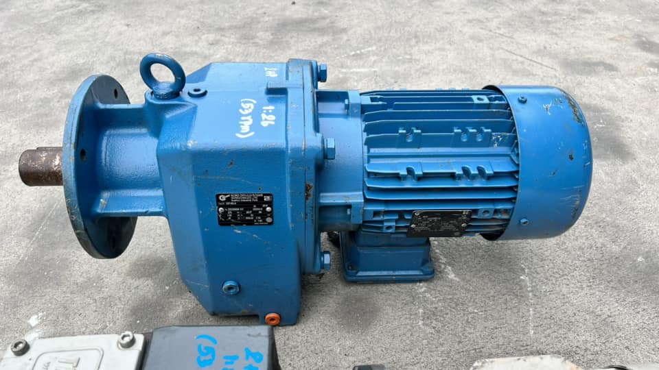 มอเตอร์เกียร์แบบหน้าแปลน NORD & YUSHI ขนาด 2 HP 1 : 26 ( 53 rpm ) ระบบไฟ 380V