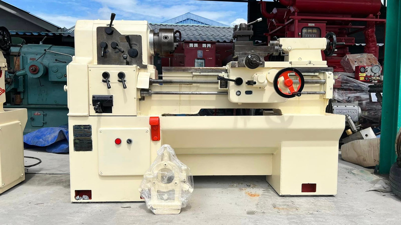 เครื่องกลึงแยม Y A M ขนาด 4 ฟุต 350 x 750 mm 380V