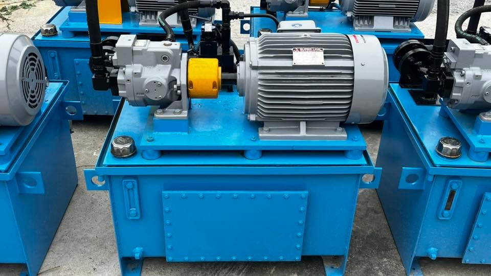 ชุดต้นกำลังปั้มน้ำมันไฮดรอลิค(PowerUnit)YUKEN PUMP JAPANขนาด 15 HP Press : 160 bar ถังพักบรรจุ 230 L ชุดต้นกำลังปั้มน้ำมันไฮดรอลิค(PowerUnit)YUKEN PUMP JAPANขนาด 15 HP Press : 160 bar ถังพักบรรจุ 230 L
