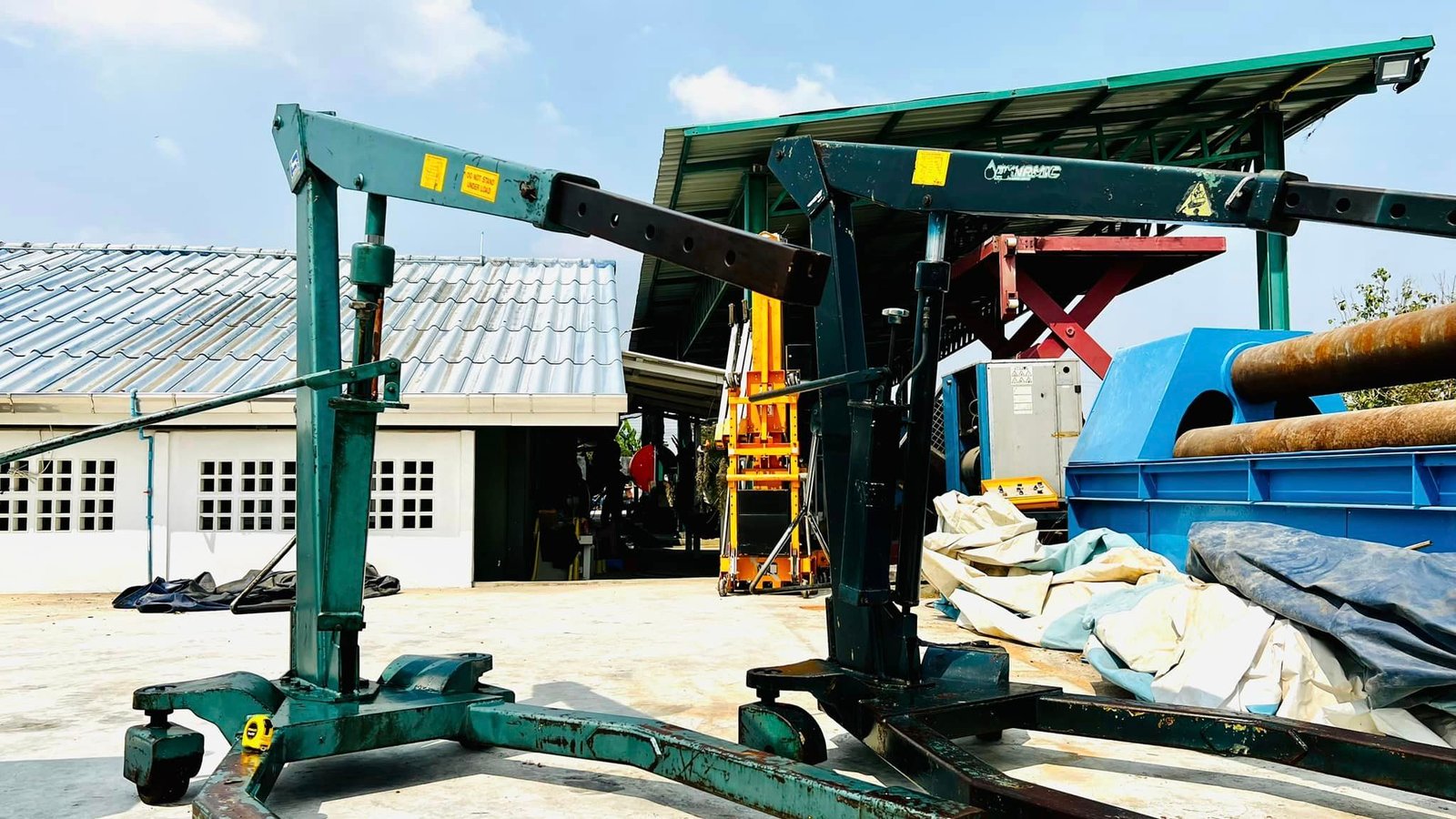 เครนยีราฟสามขา(เครนยกเครื่อง) T.M.C และ IMPALA รุ่นงานหนัก(Heavy Deuty) ขนาด 2 t (2000 kg) เครนยีราฟสามขา(เครนยกเครื่อง) T.M.C และ IMPALA รุ่นงานหนัก(Heavy Deuty) ขนาด 2 t (2000 kg)