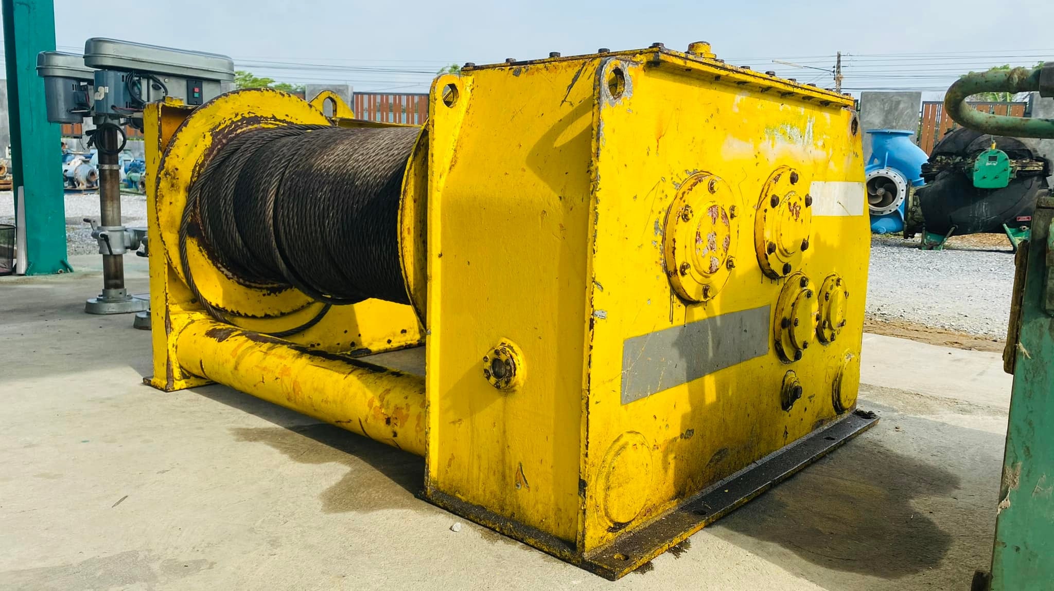 วินซ์สลิงไฟฟ้ายุโรป กว้านสลิง B W GERMANY ขนาด 20 ton
มอเตอร์เกียร์ SEW Eurodrive 40 HP 380V วินซ์สลิงไฟฟ้ายุโรป กว้านสลิง B W GERMANY ขนาด 20 ton
มอเตอร์เกียร์ SEW Eurodrive 40 HP 380V