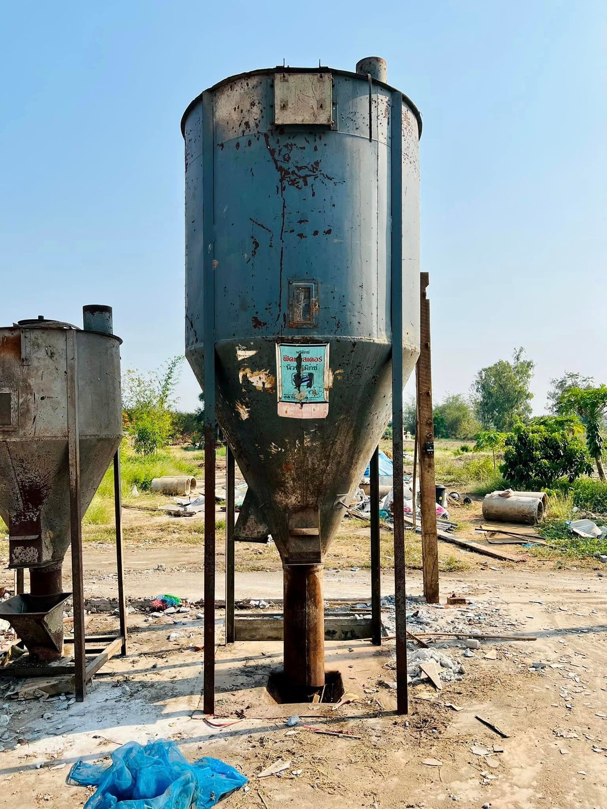 ไซโลผสมอาหารสัตว์ ขนาด 300 / 500 / 1000 KG