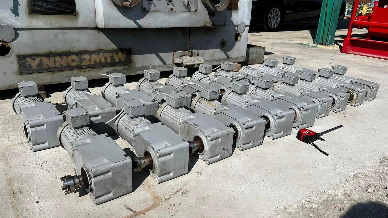 มอเตอร์เกียร์ทดกำลังญี่ปุ่น GTR GEAR JAPAN ขนาด 1-2 HP อัตราทด 1:30 1:40 1:80 1:100 ระบบไฟ 380V