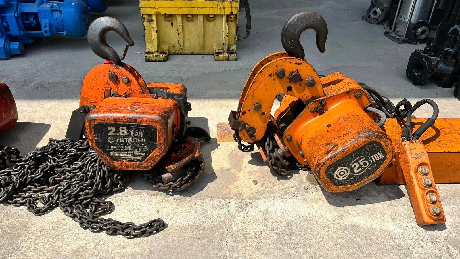 รอกโซ่ไฟฟ้าเก่าญี่ปุ่น HITACHI JAPAN ขนาด 2.8 Ton ระบบไฟ 200V